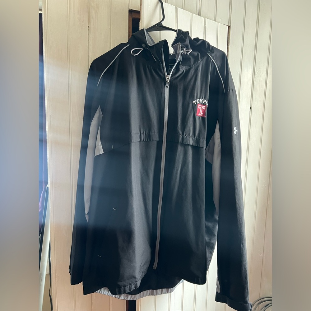 Under Armour Black and White Men's Windbreaker